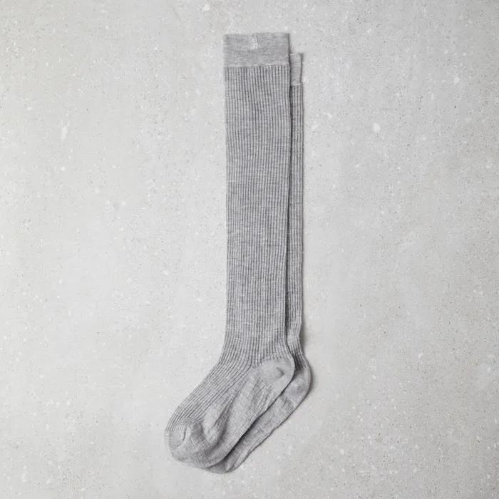 Fev_Sheer Knee Socks(grey)_DFLAA25510GRY