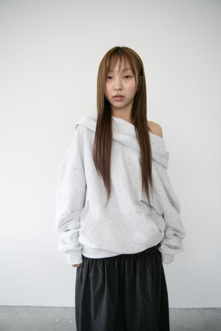 off-shoulder jersey hood top(2colors)