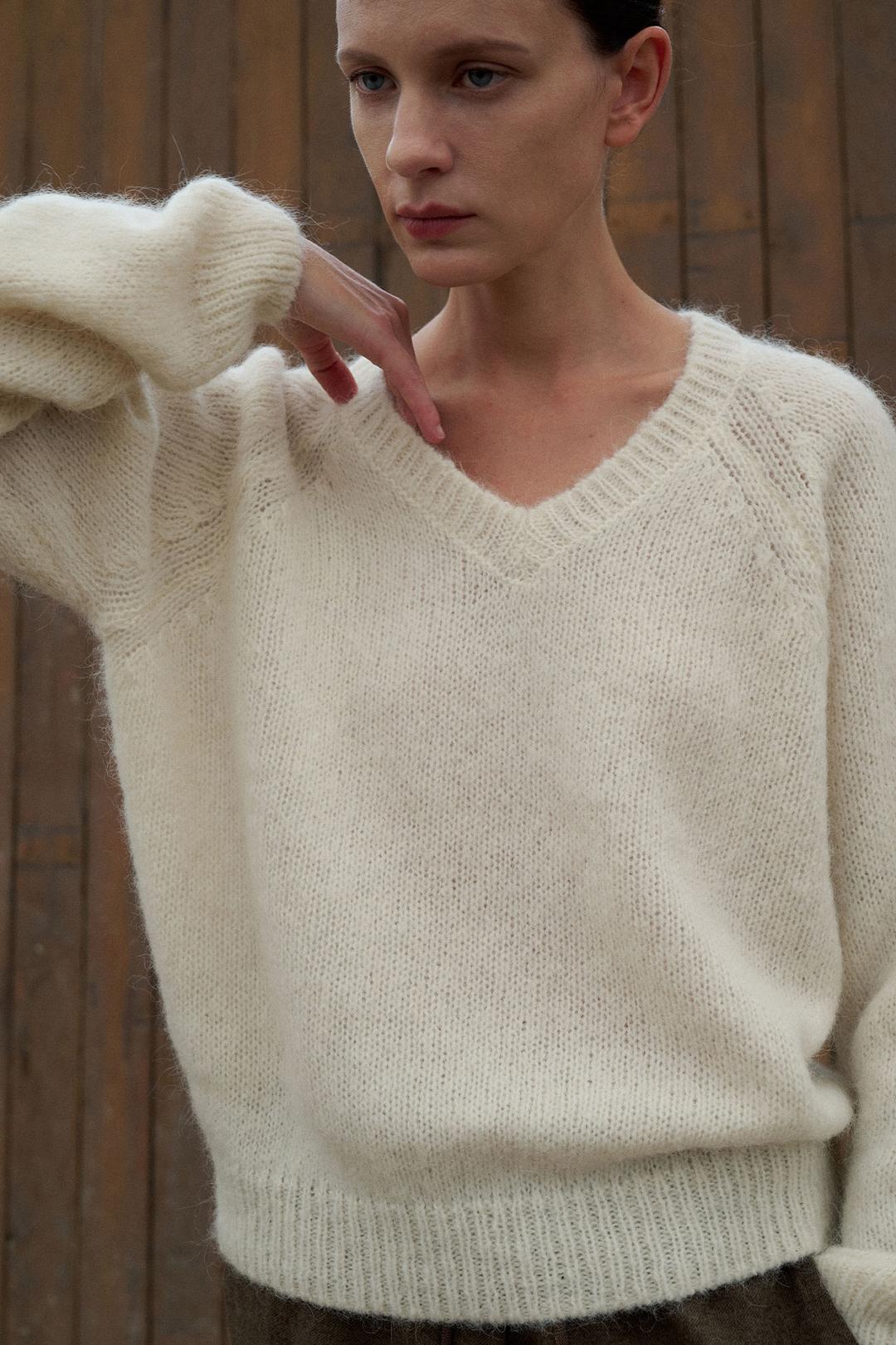 Alpaca V-Neck Knit Top[LMBEWIKN297]-Ivory