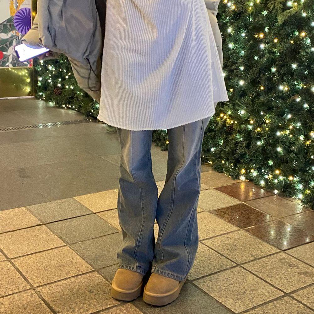 넘버 세미 부츠컷팬츠