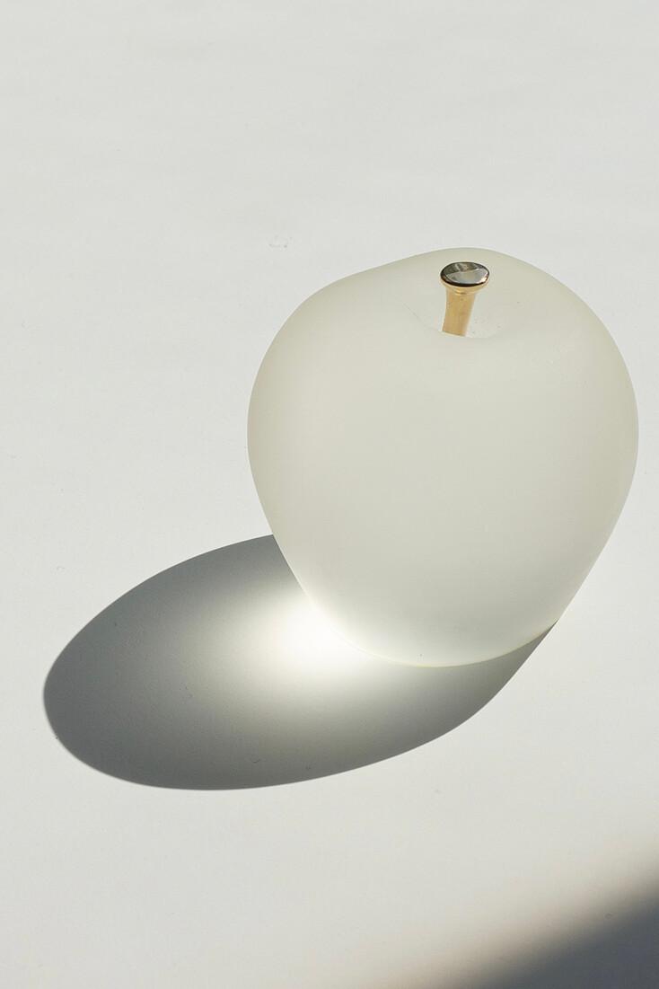 [mixtureshop] powdery apple paperweight