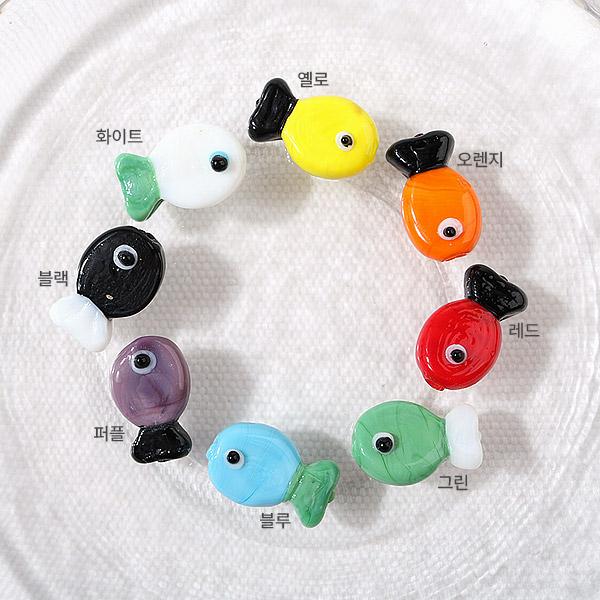 [4921-31]글라스통과형 물고기 20x13mm ,1개