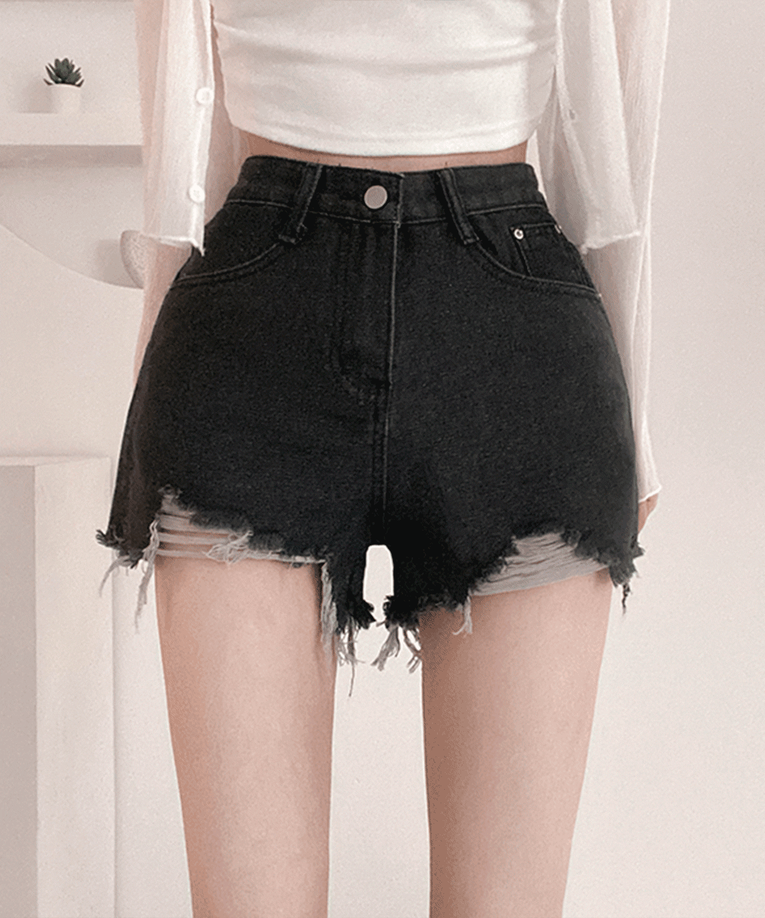 [S~2XL] 가성비 기본템! 밑단컷팅 흑청 데님 숏팬츠