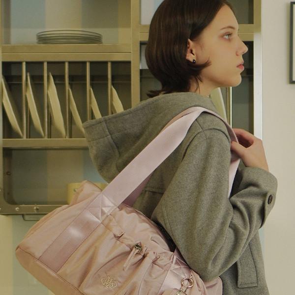 [파우치세트] glossy shoulder duffel bag _Lilac pink