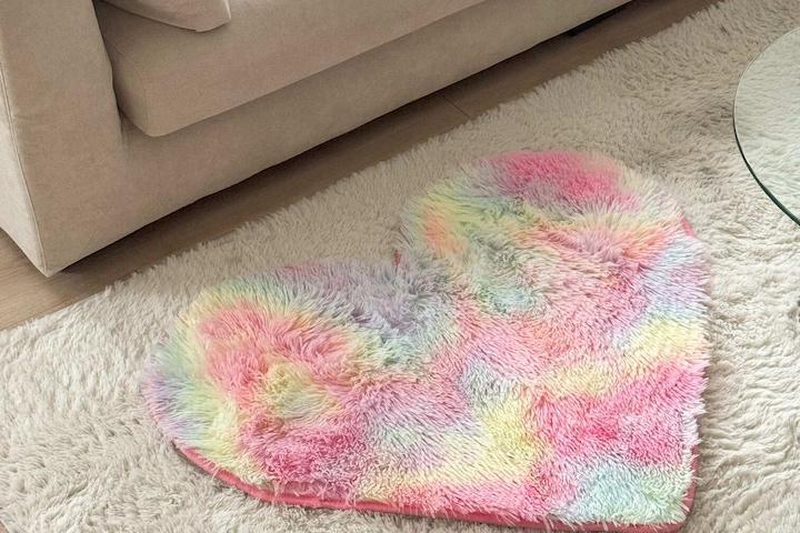 포근한 레인보우 하트 러그