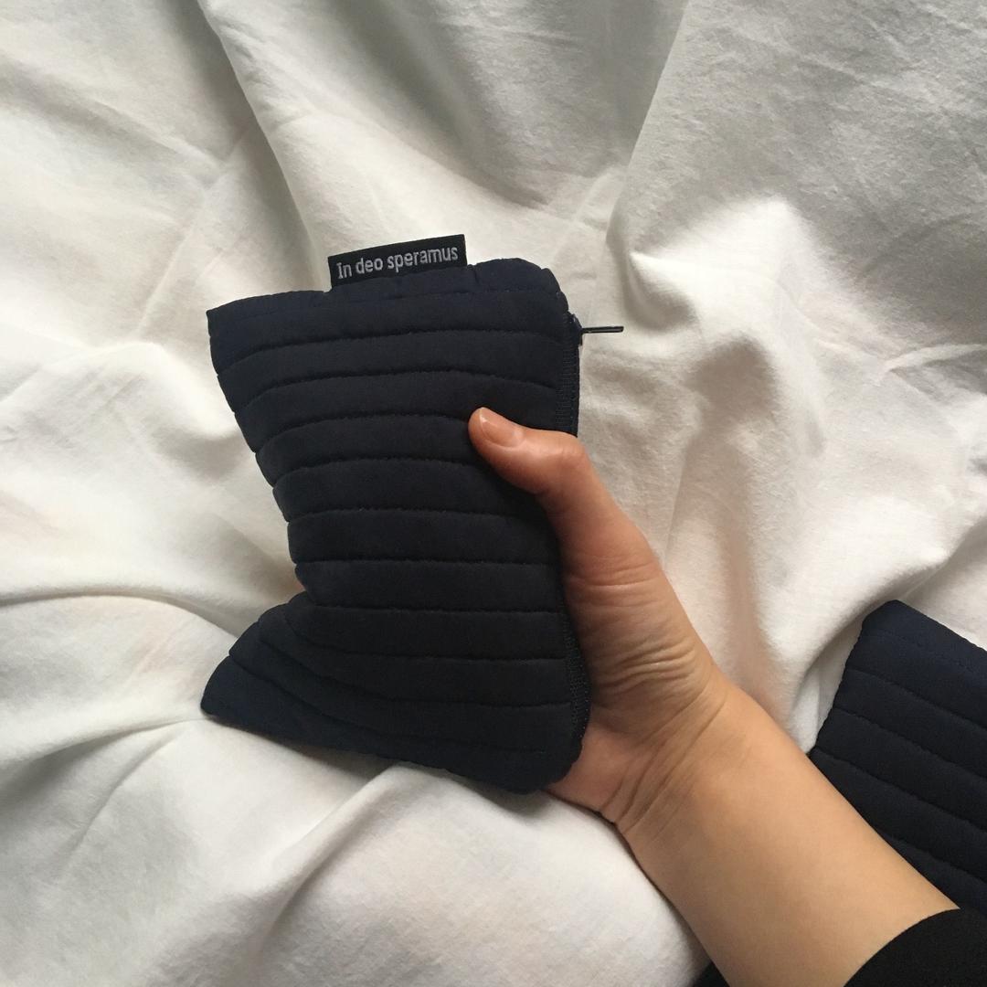 패딩 네이비 파우치(Padding navy pouch)