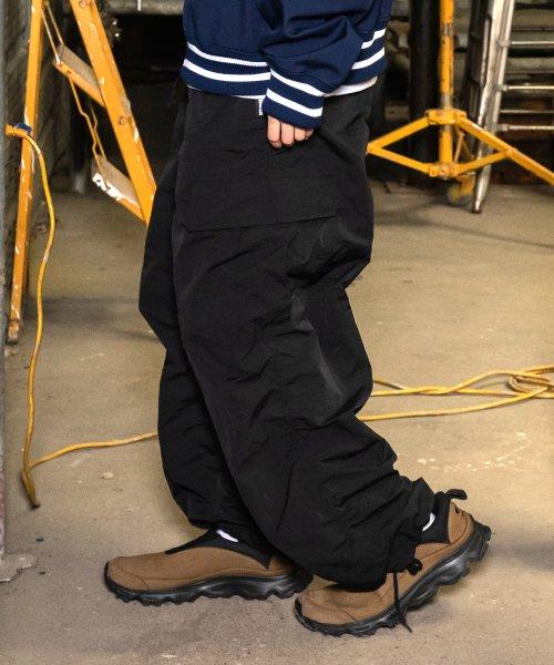 엑스톤즈(XTONZ)  XP127 셔링 카고 팬츠 (BLACK) - 사이즈 & 후기 | 무신사