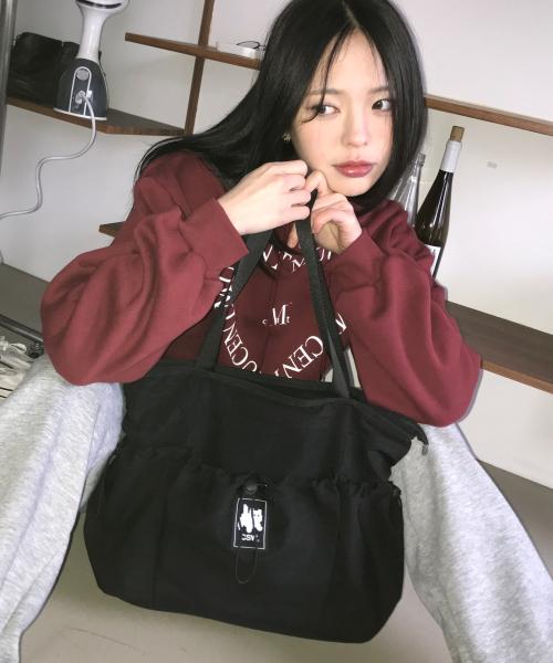 캣세이브더월드(CATSAVETHEWORLD)  [무센트 X 캣세월 콜라보] 베니 스트링 복조리 숄더백 (남녀공용) - 사이즈 & 후기 | 무신사