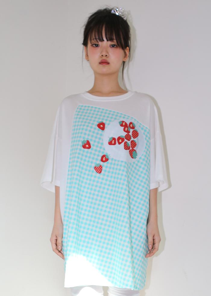 STRAWBERRY TABLE OVERSIZED TEE MINT