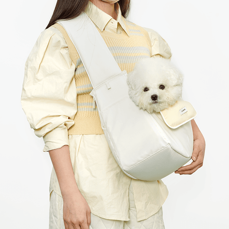 "편안하게 누워서 이동하는\" 엘르독 맞춤이 슬링백