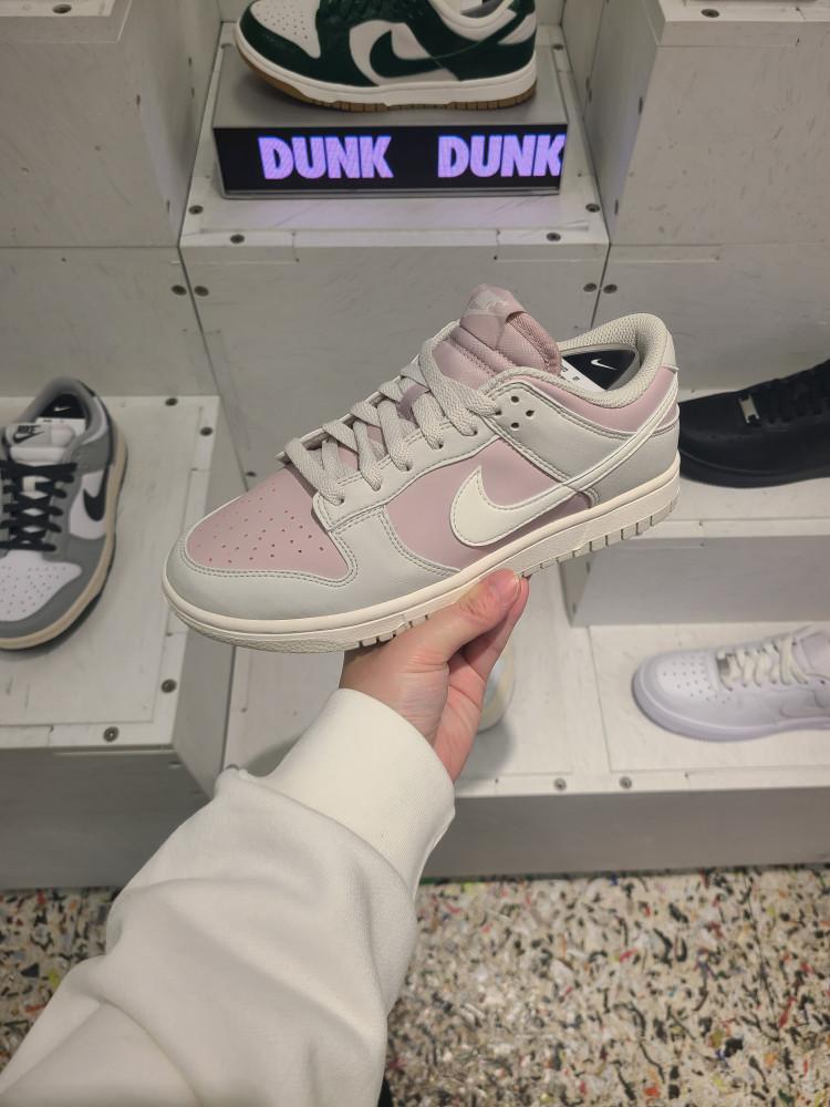 [국내매장] 나이키 덩크 로우 우먼스 라이트 본 플래티넘 바이올렛 DD1873-001