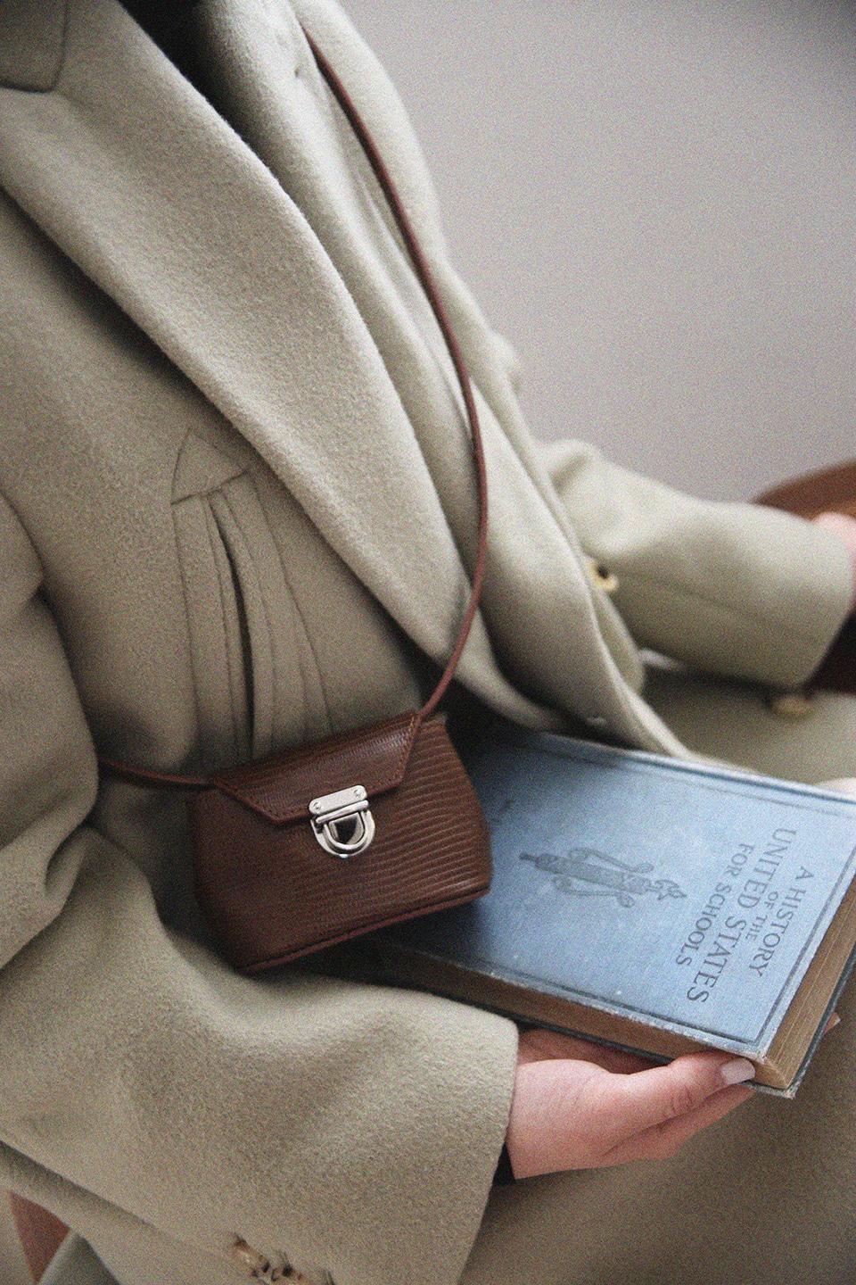 MINI CONCH BAG / BROWN (key ring, cross bag strap)