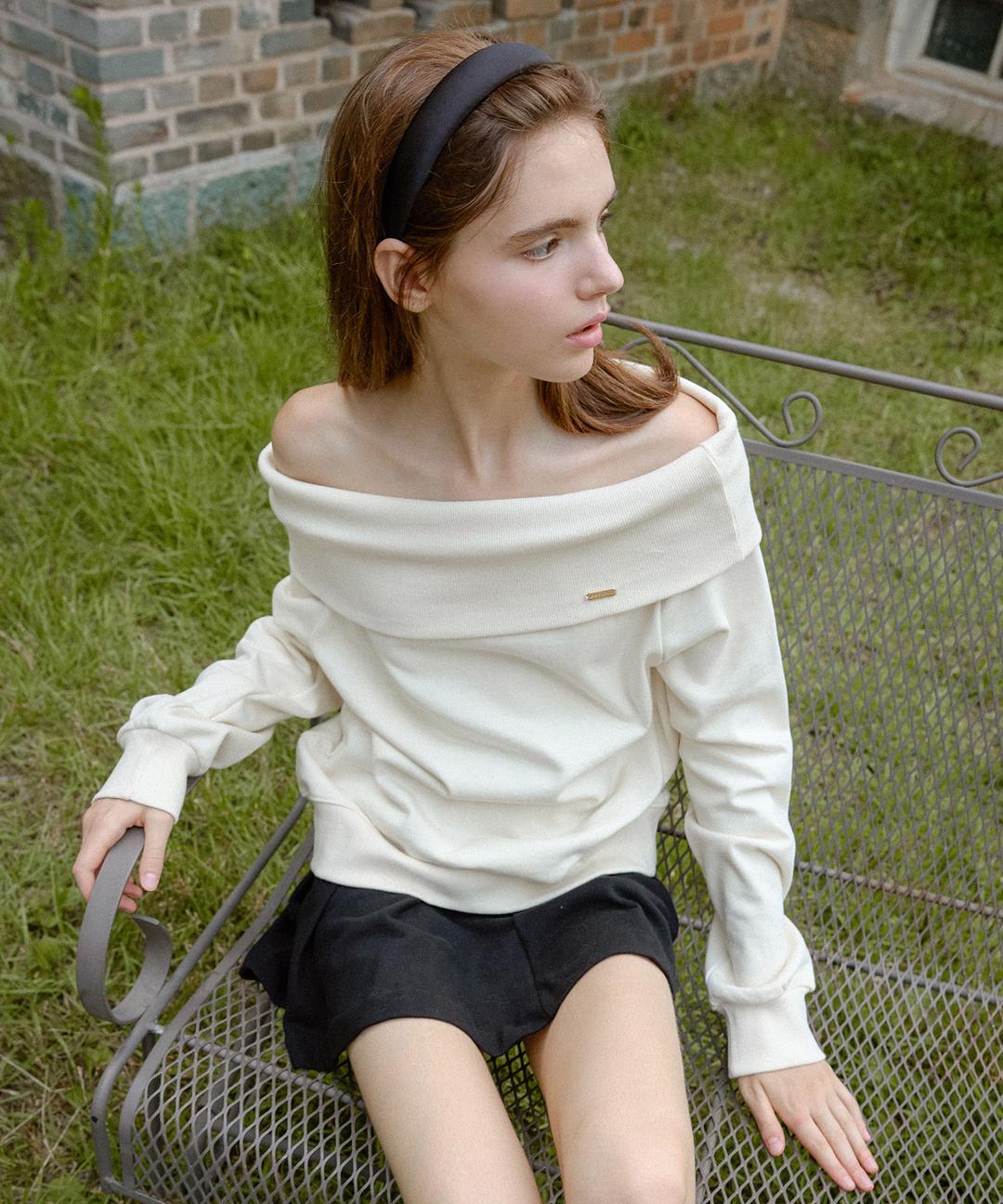 Bold Off-Shoulder Sweatshirt ( Cream )