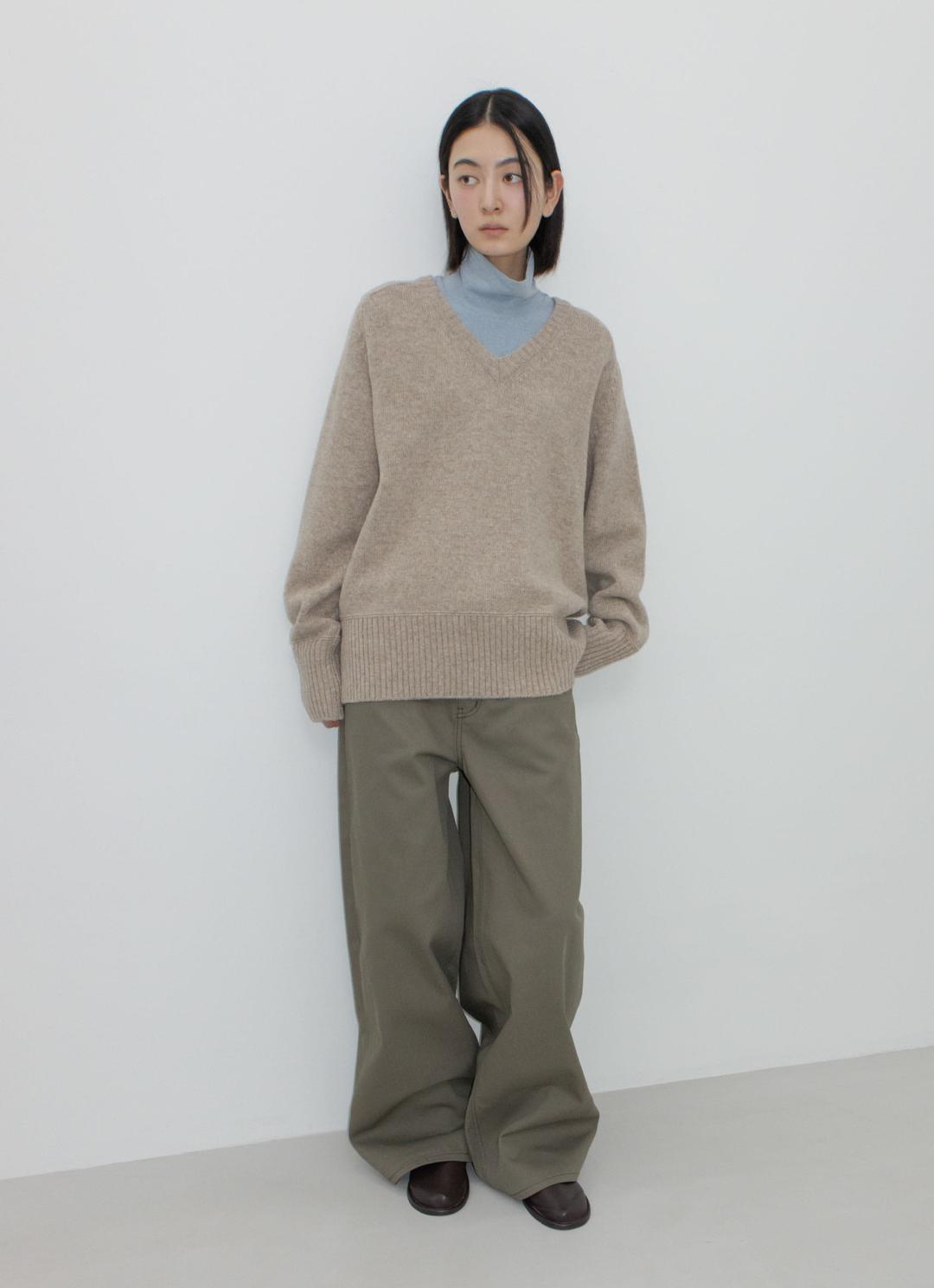 [10/31 예약배송] 25FW WOOL V-NECK SWEATER / OATMEAL