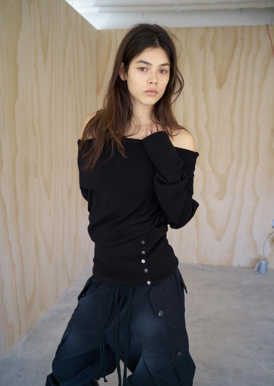 RIBBED HEM OFF-SHOULDER KNIT TOP BLACK