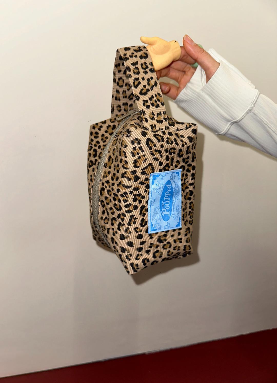 Handle Pouch - Leopard