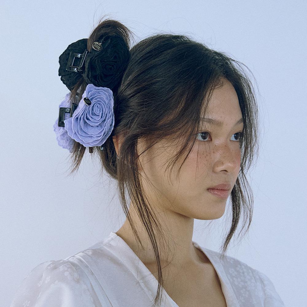 Blush Rose Clip_Black