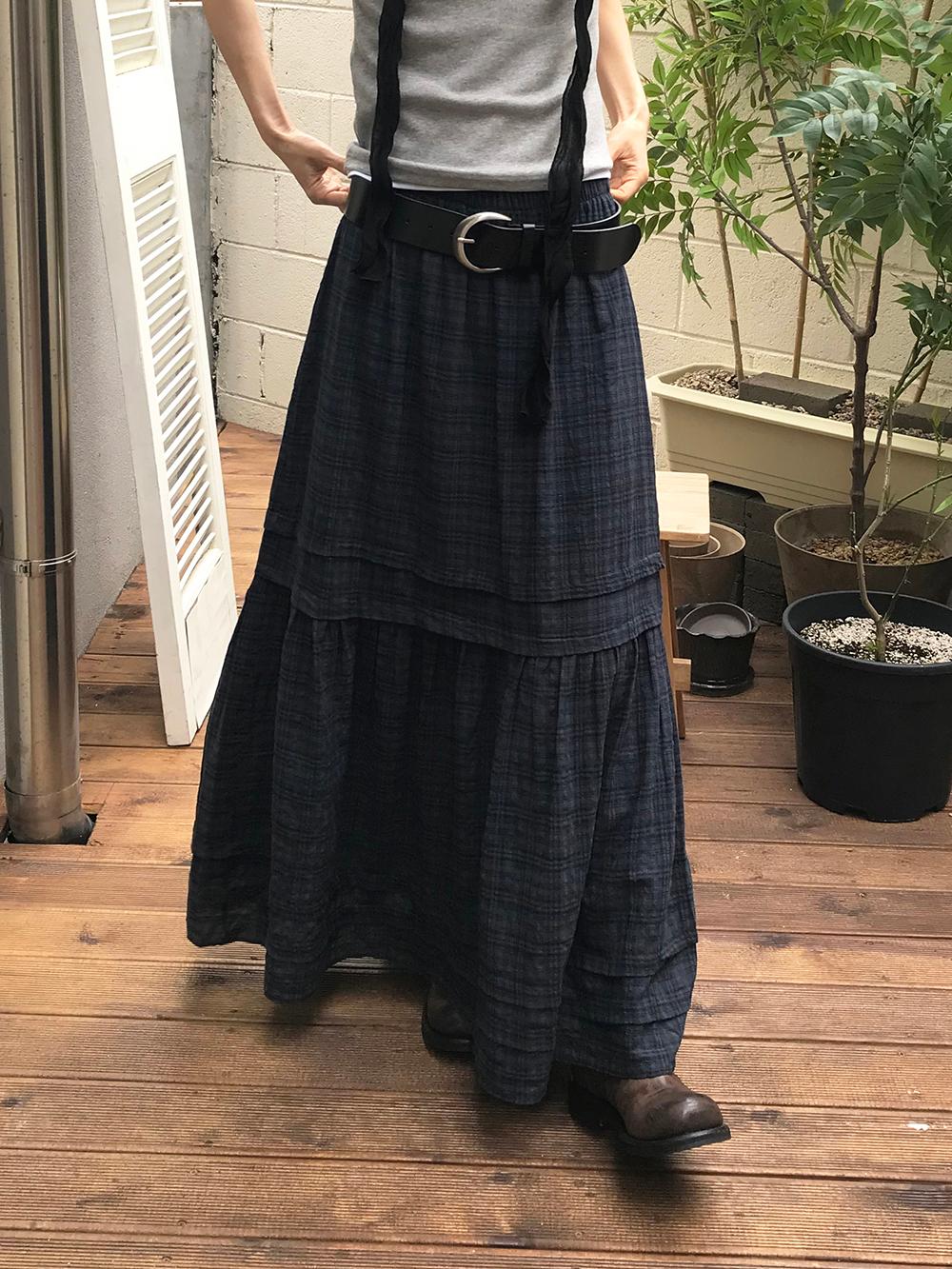 에이티즈서울 MAXI BENDING SKIRT (2COLORS)