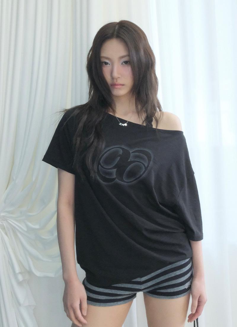 KIKI BOXY SHIRRING TEE / BLACK