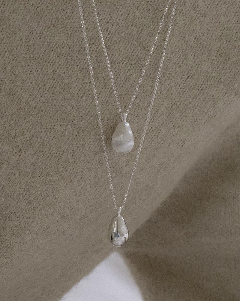오디니어 [by ordinear] 실버925 플뤼 물방울 무광 롱 드롭 목걸이
