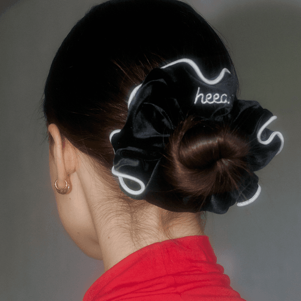 [히어리X구효민] 블룸 벨벳 스크런치_블랙