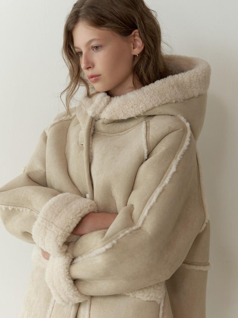 Shearing reversible mustang (beige)