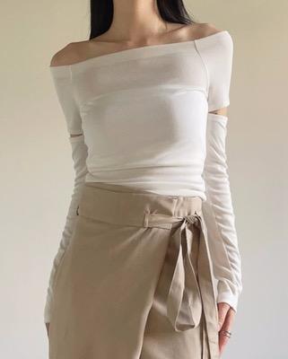 cut out off shoulder tee (3color)