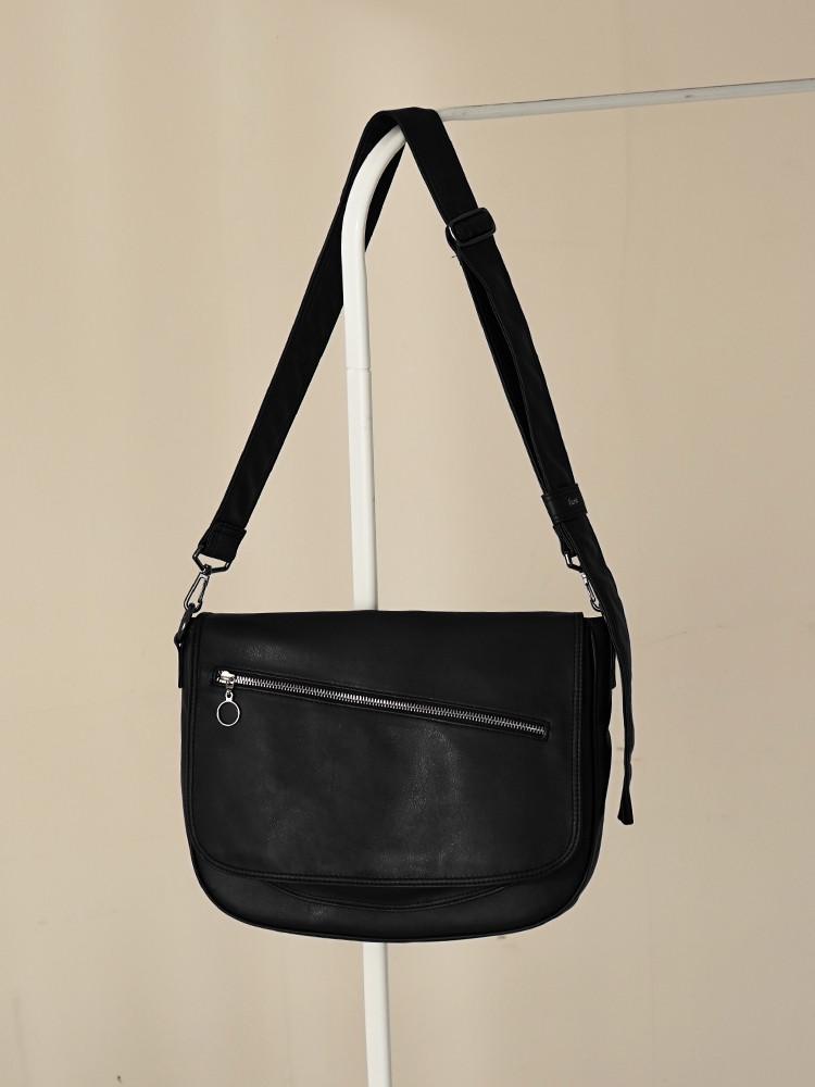 [B급] ALL DAY CROSS BAG (올데이 크로스백) - BLACK (블랙)