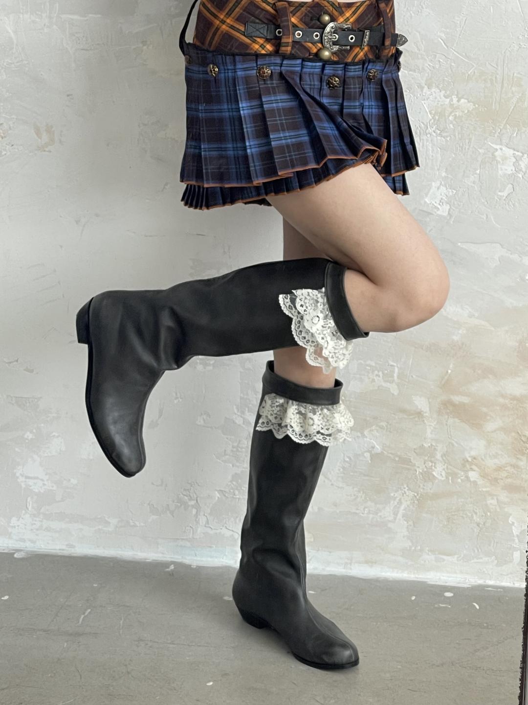Inthemirror trimmed flat boots