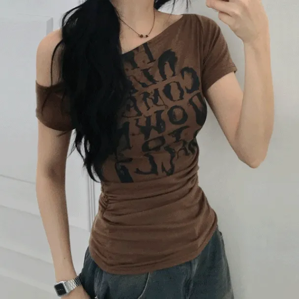 *묶음할인[말라보임/셔링포인트] 워터 영문 레터링 슬림핏 오프숄더 반팔티
