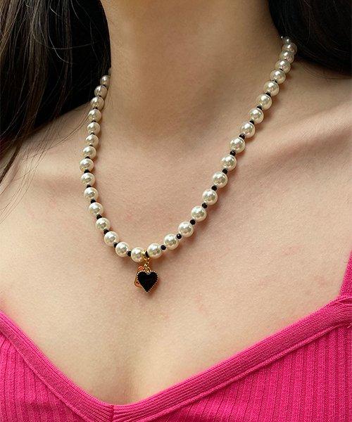 DV014 Black Heart Beaded Pearl Necklace