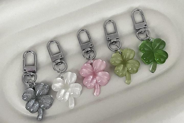 굿럭 네잎클로버 미니키링 행운 부적 시험 럭키 응원선물 차키 에어팟 가방 우정아이템 키홀더