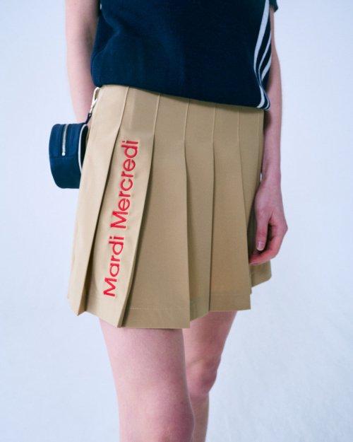 PLEATS MINI SKIRT LOGO NEEDLEWORK _BEIGE RED
