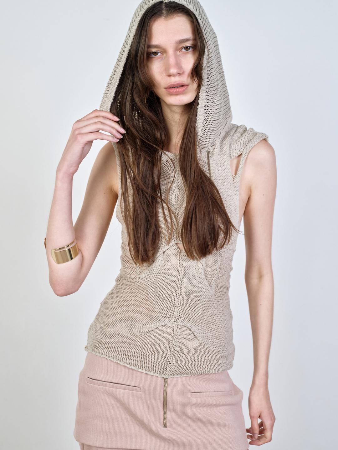 OUT IN KNITTED SLEEVELESS DUSTY BEIGE