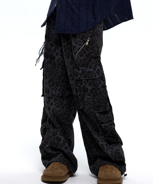 WRINKLE MIXED LEOPARD CARGO PANTS - NAVY
