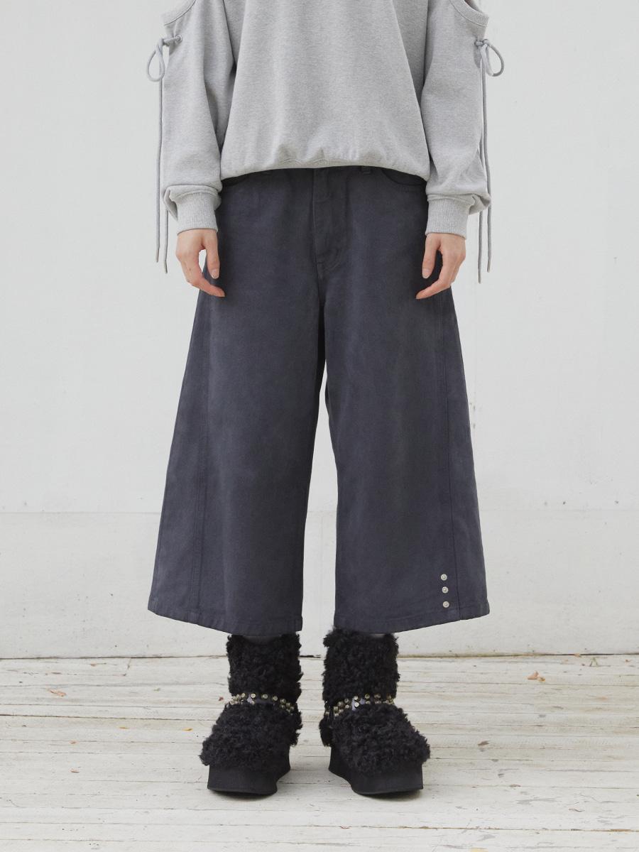 BERMUDA PANTS (BLACK)
