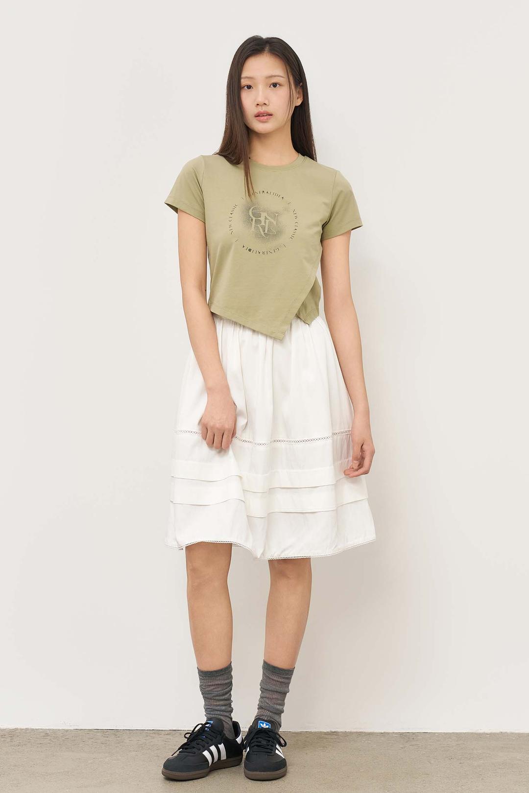 제너럴아이디어 WOMAN 언밸런스 실켓 스판 아트웍 반팔티 [LIGHT KHAKI]