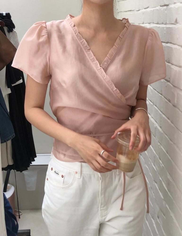 Founders 파운더스 비쥬 랩 블라우스 브이넥 퍼프소매 반팔 레이스 새틴 bl (3 color)