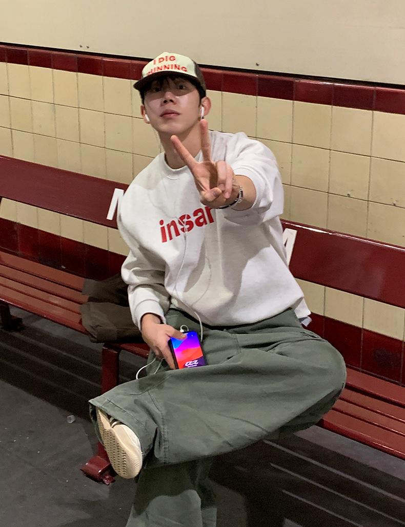 인세인 스웻 크롭 맨투맨