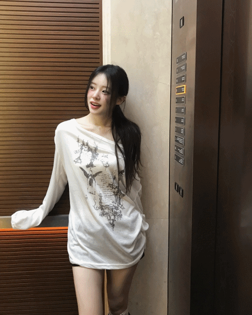 클라우드이모션 [ 투명도30% ] 세라핌 더 엔젤 오버 원숄더 TOP