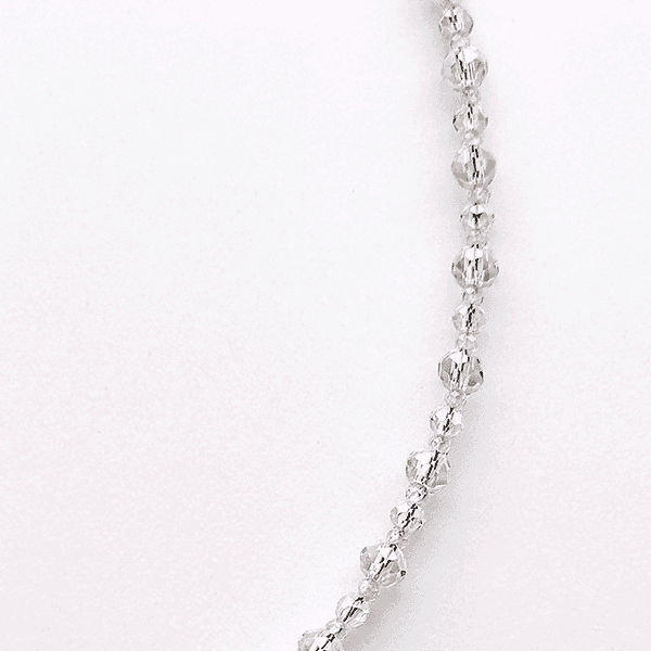 Basic crystal necklace