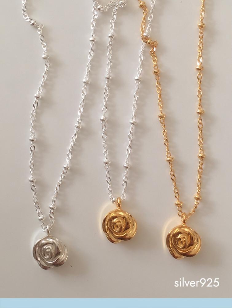 (모앳/목걸이) dot rose necklace (silver925) 실버925 로즈 펜던트 도트 체인 은 목걸이