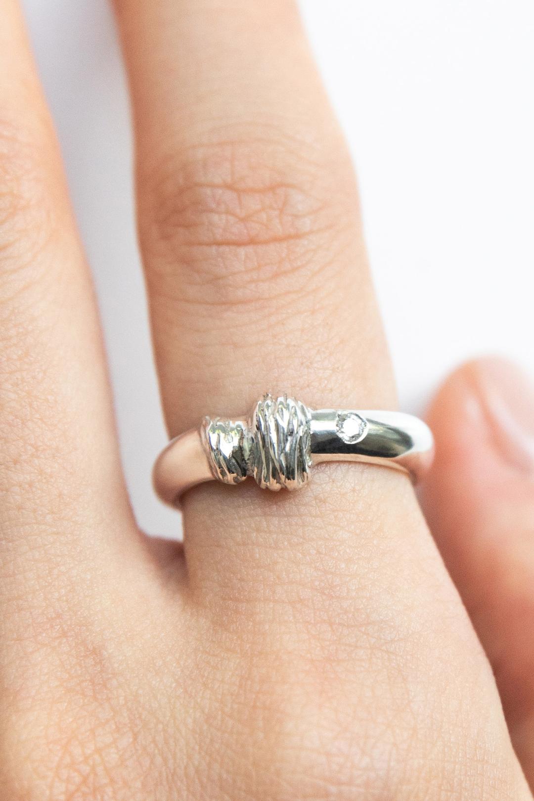 Twisted Root Ring