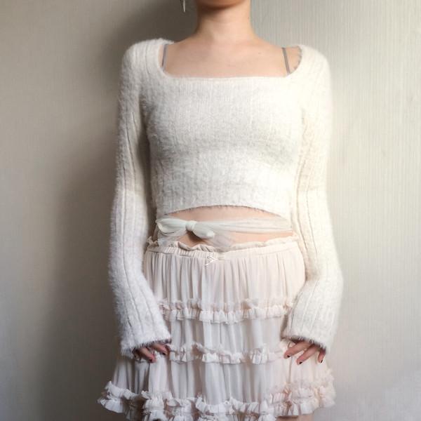 Tied point fluffy crop knit
