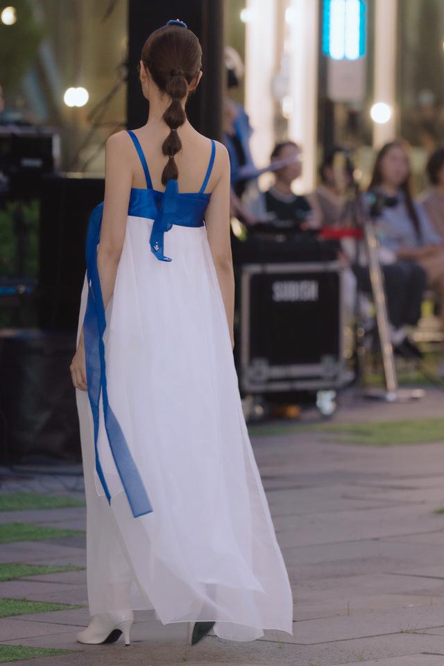 단느 롱드레스 블루