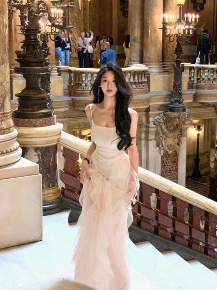 웨이브 포인트 메쉬 프린세스 디자인 드레스