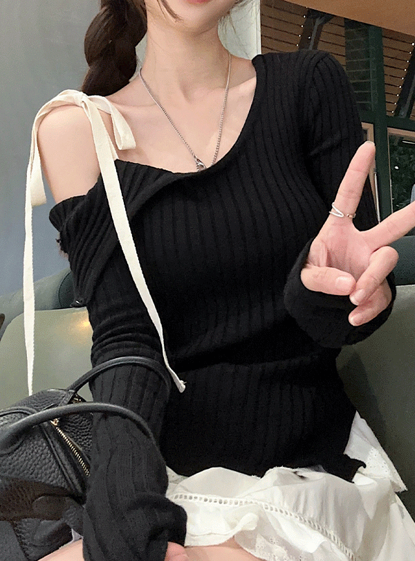 릿스튜디오 🎄연말룩🧣 BR 오프숄더 사선 골지 니트 티