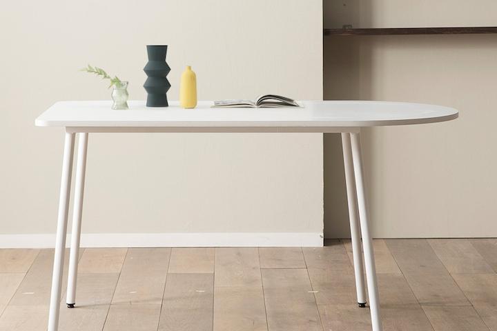 [5%쿠폰] 밀크 반원 4인 식탁 140cm