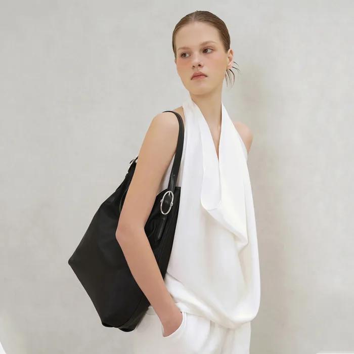 [ECOLE] 블랙 패브릭 숄더백 M AABA5E800BK