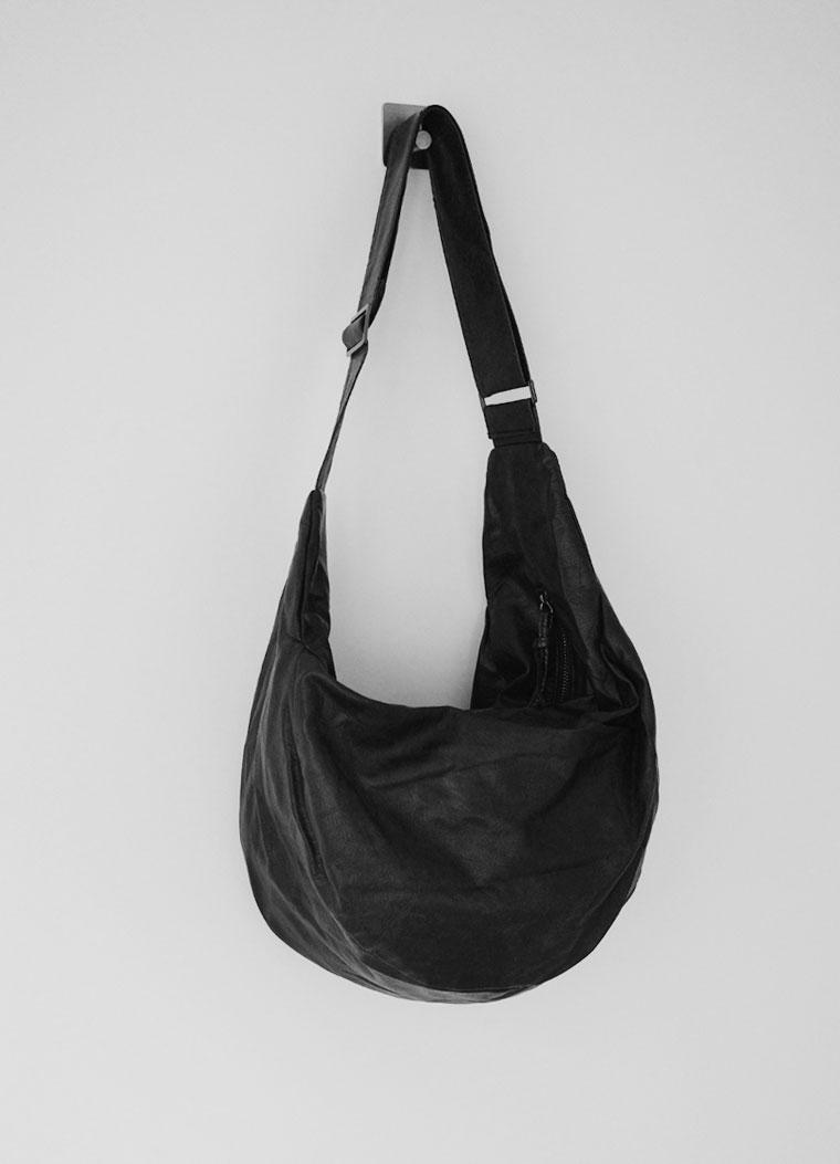 fissure leather bag